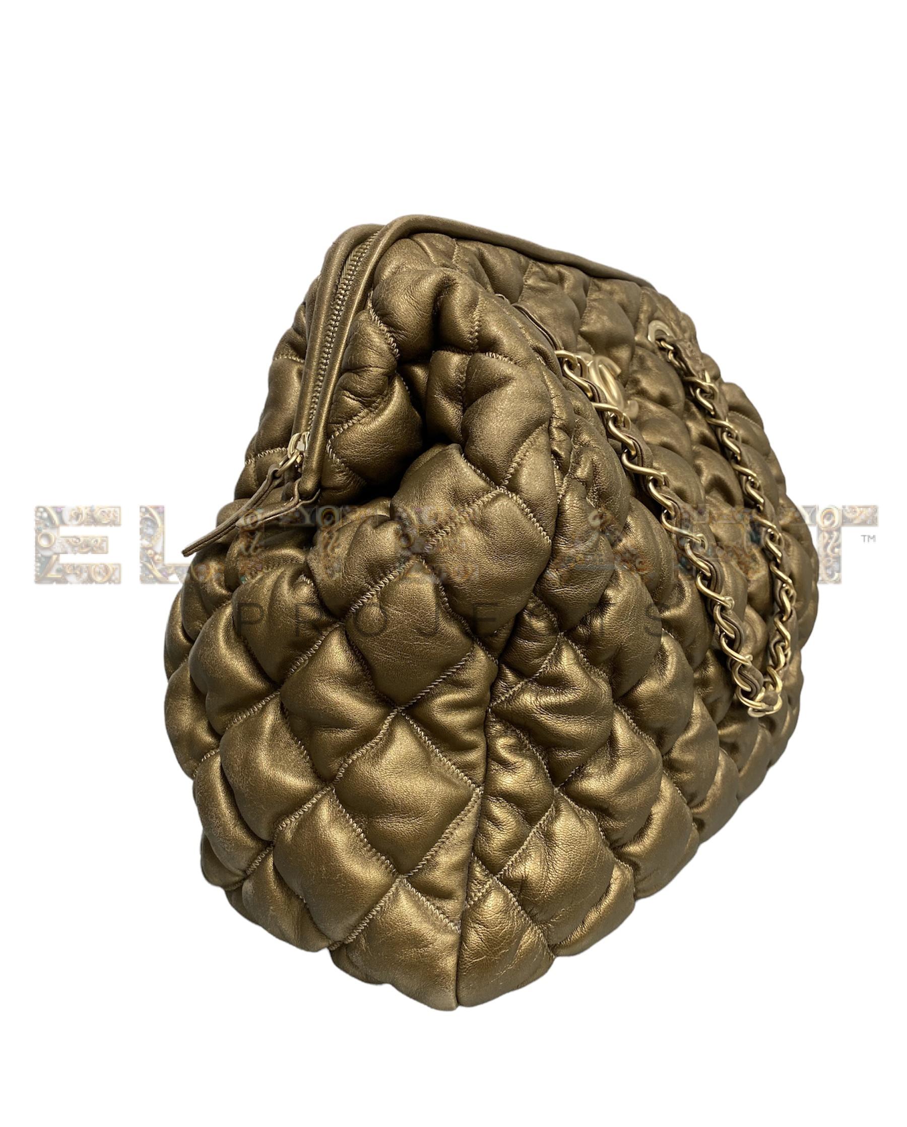 Chanel, Bolla handbag, quilted leather, golden hardware