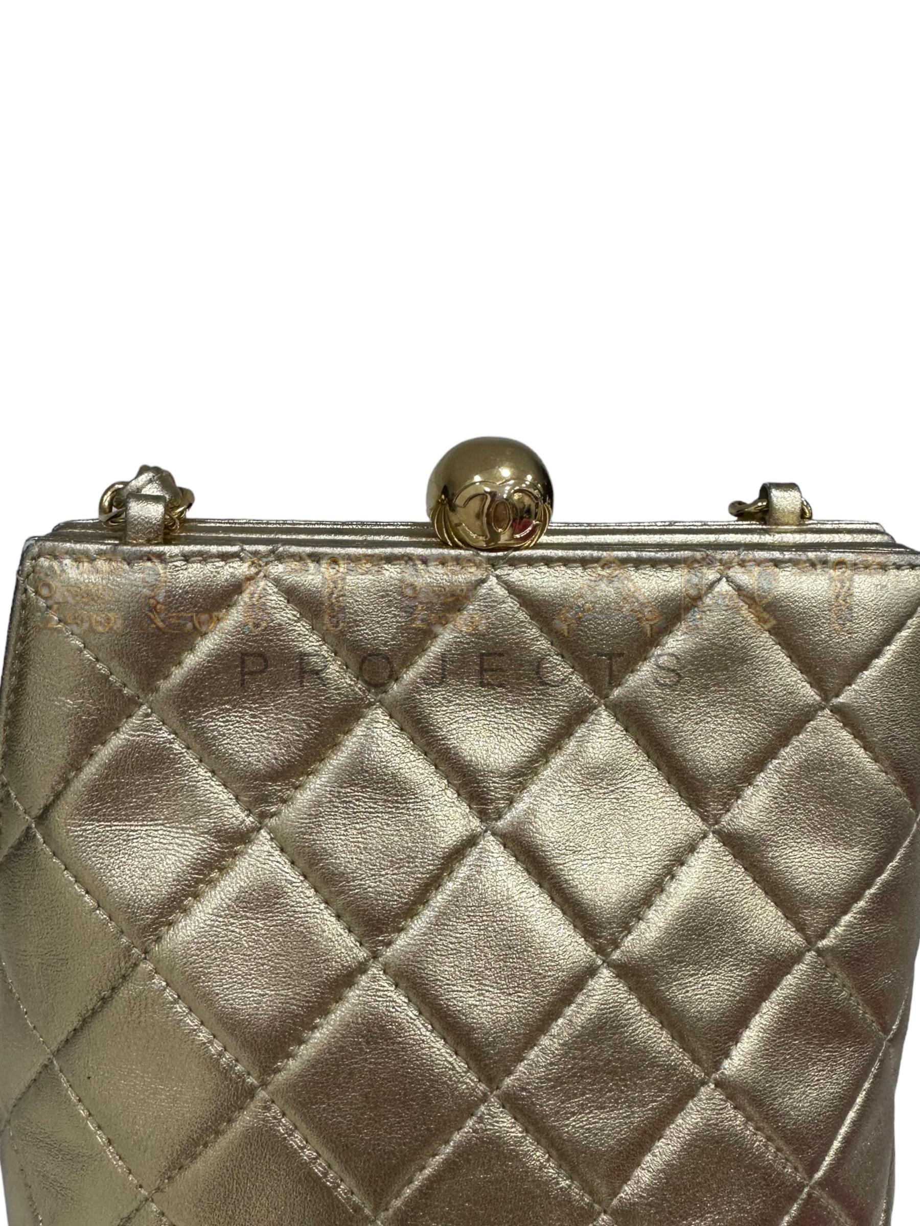 Chanel, vintage, bucket bag, quilted leather, golden hardware